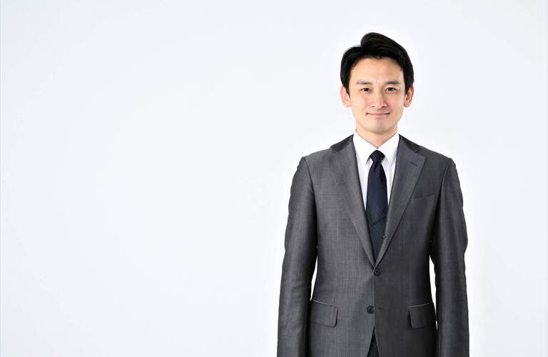 30代に合う落ち着いた印象スーツをご用意 | 台東区のオーダースーツならAuba Jaconelli
